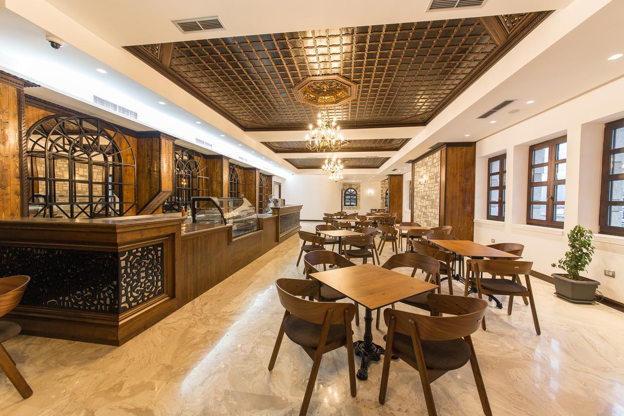 בראט Hotel Onufri מראה חיצוני תמונה