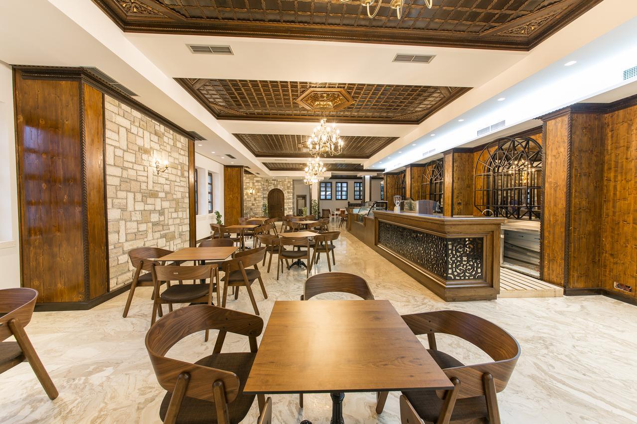 בראט Hotel Onufri מראה חיצוני תמונה